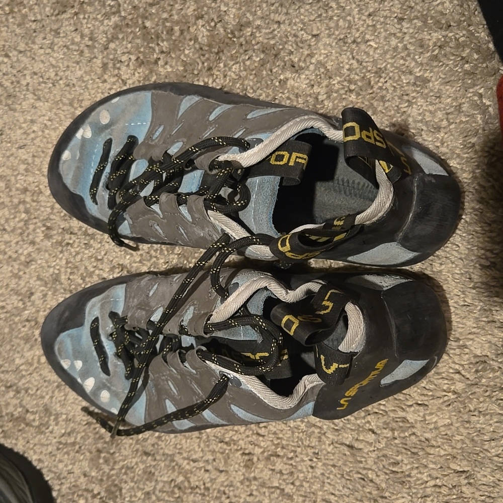 La Sportiva Trantulace climbing shoe size 40